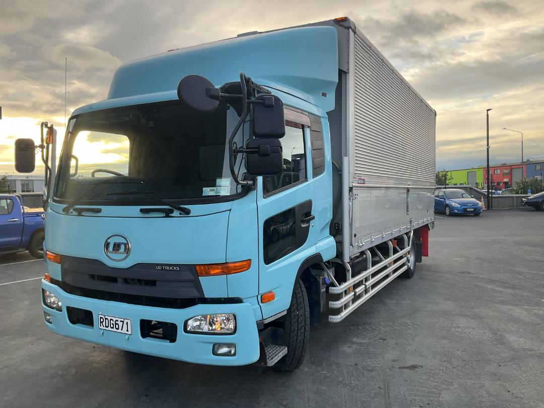 Photo '35' of UD Trucks Condor PK39CH Box Body Photo '35' of UD Trucks Condor PK39CH Box Body