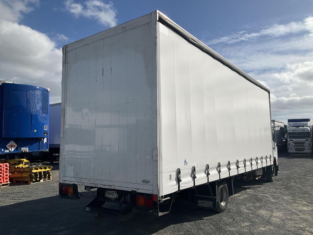 Photo '4' of UD Trucks MKB280 AS Chiller Photo '4' of UD Trucks MKB280 AS Chiller