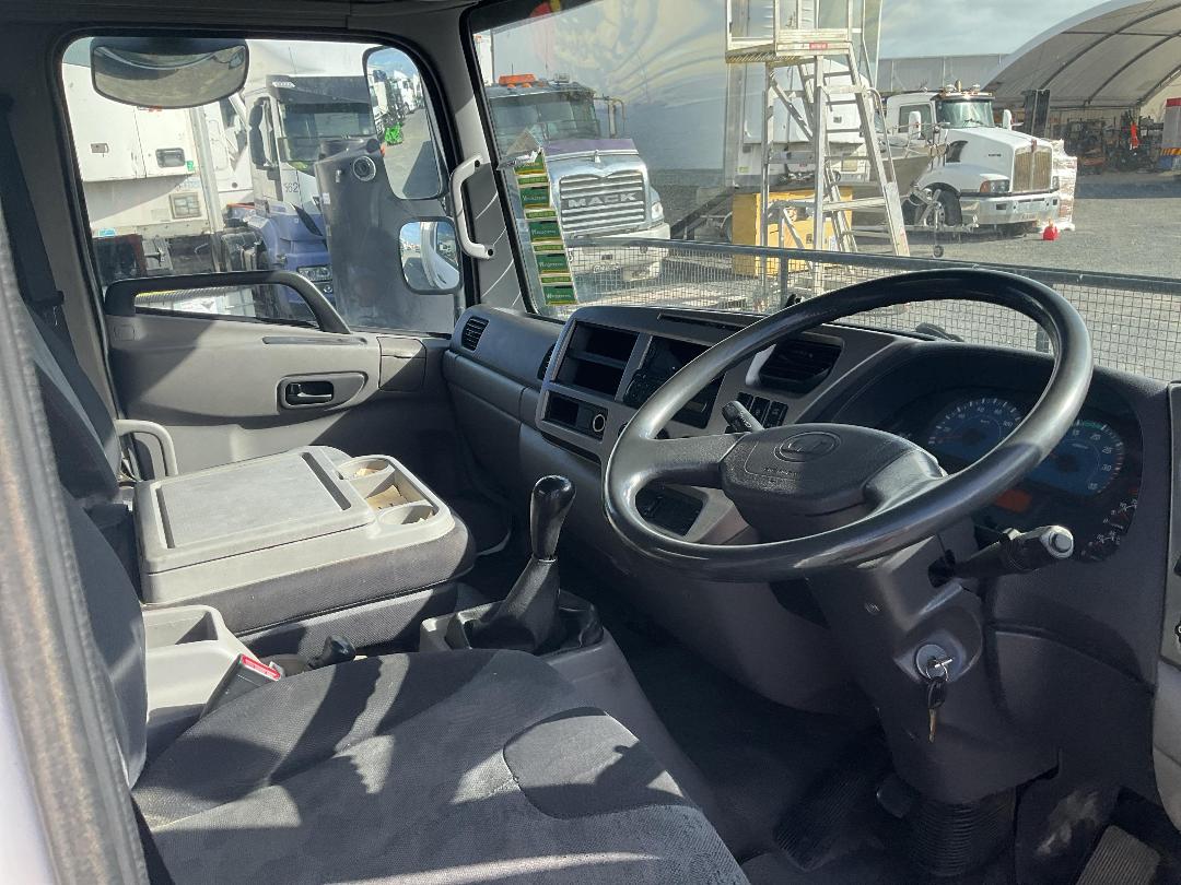 Photo '11' of UD Trucks MKB280 AS Chiller Photo '11' of UD Trucks MKB280 AS Chiller