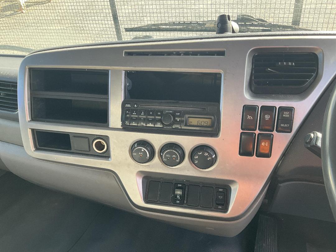 Photo '15' of UD Trucks MKB280 AS Chiller Photo '15' of UD Trucks MKB280 AS Chiller