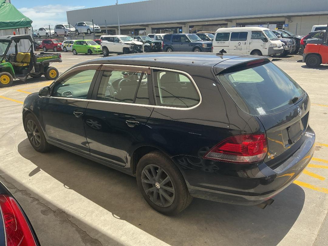 Photo '9' of Volkswagen Golf TSI