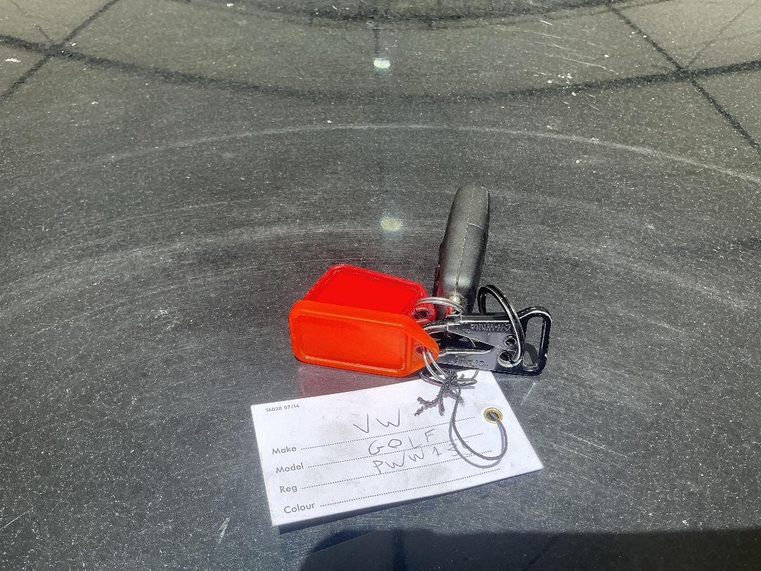 Photo '19' of Volkswagen Golf TSI