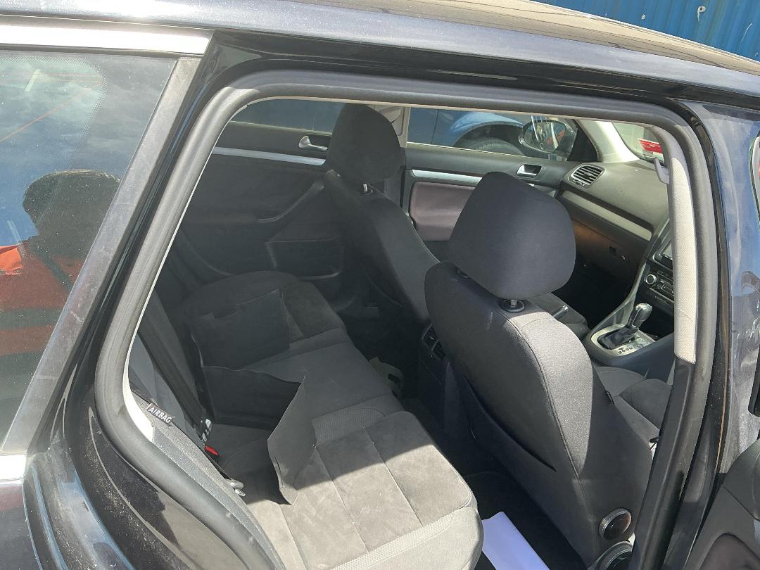 Photo '21' of Volkswagen Golf TSI