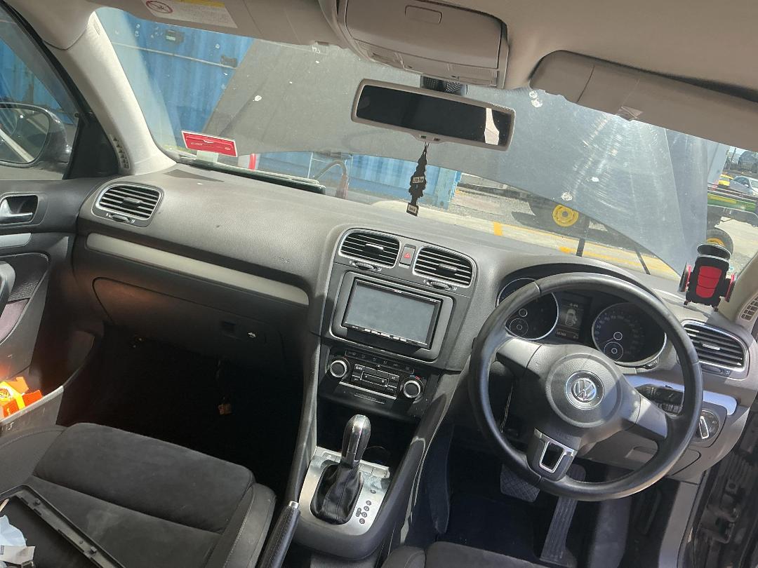 Photo '22' of Volkswagen Golf TSI