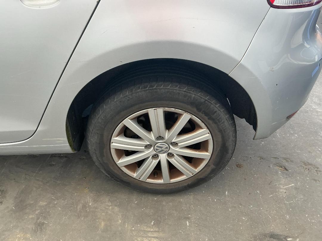 Photo '10' of Volkswagen Golf TSI Photo '10' of Volkswagen Golf TSI