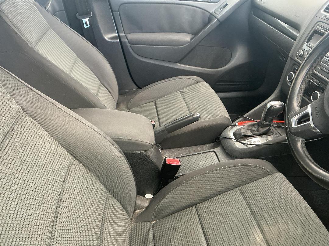 Photo '21' of Volkswagen Golf TSI Photo '21' of Volkswagen Golf TSI