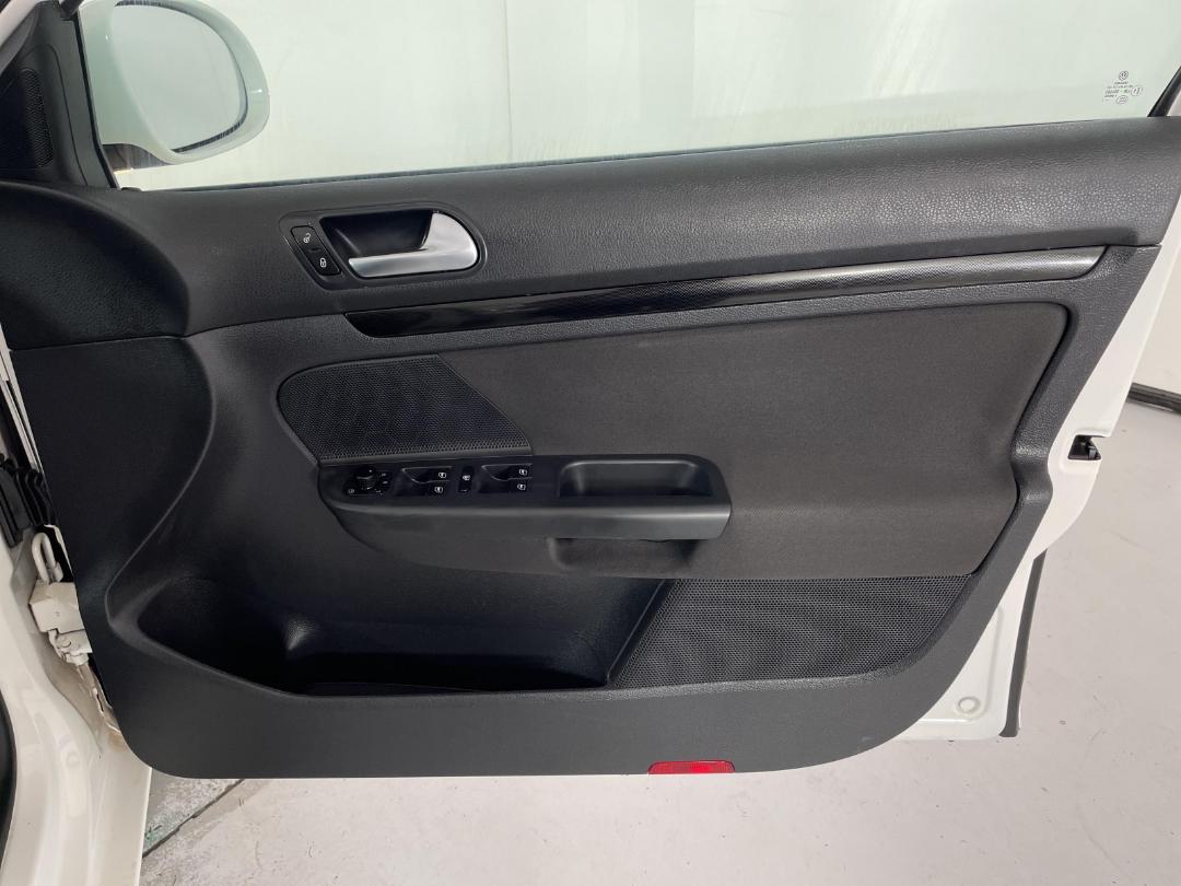 Photo '15' of Volkswagen Golf Photo '15' of Volkswagen Golf