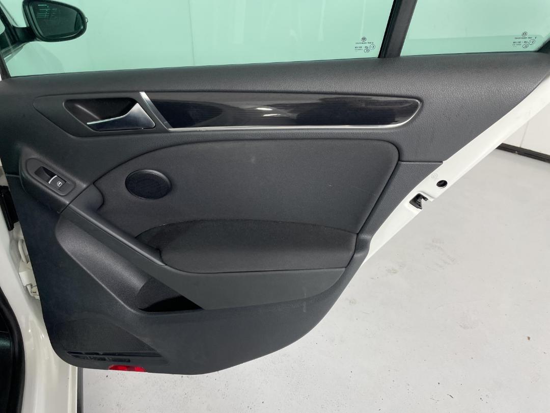 Photo '17' of Volkswagen Golf GTI Photo '17' of Volkswagen Golf GTI