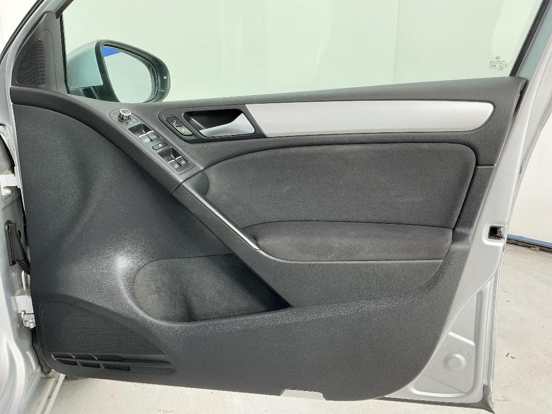 Photo '13' of Volkswagen Golf 1.4 90KW