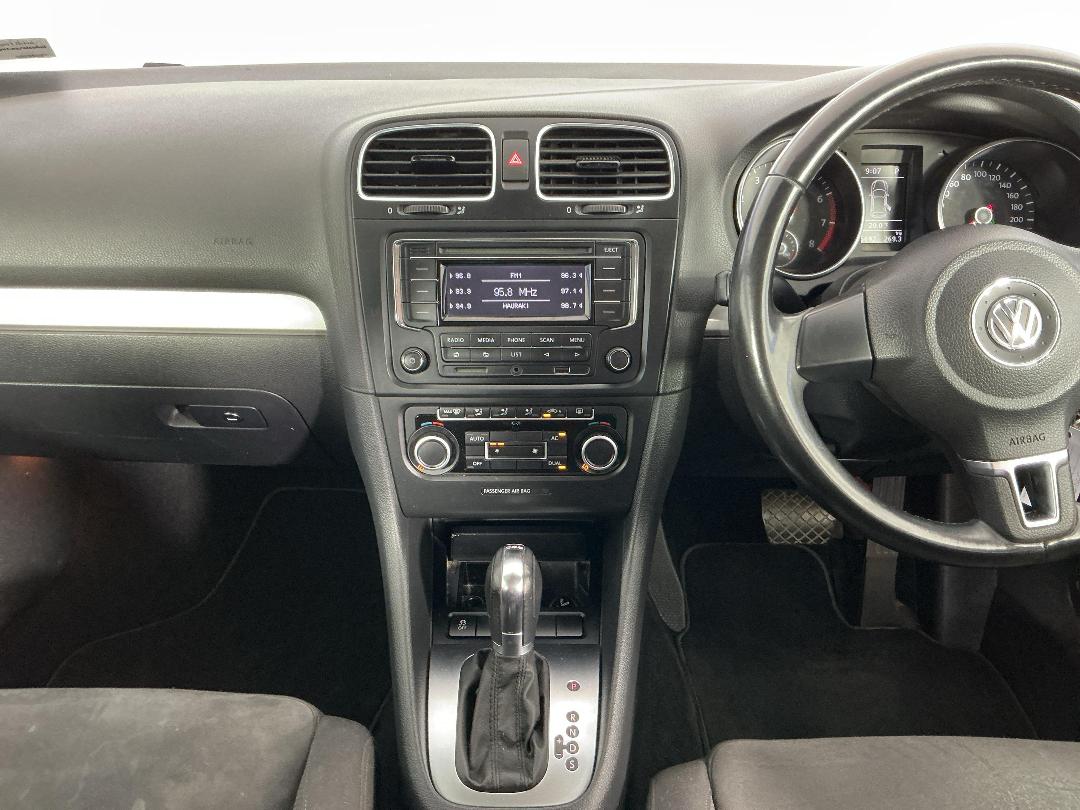 Photo '16' of Volkswagen Golf 1.4 90KW