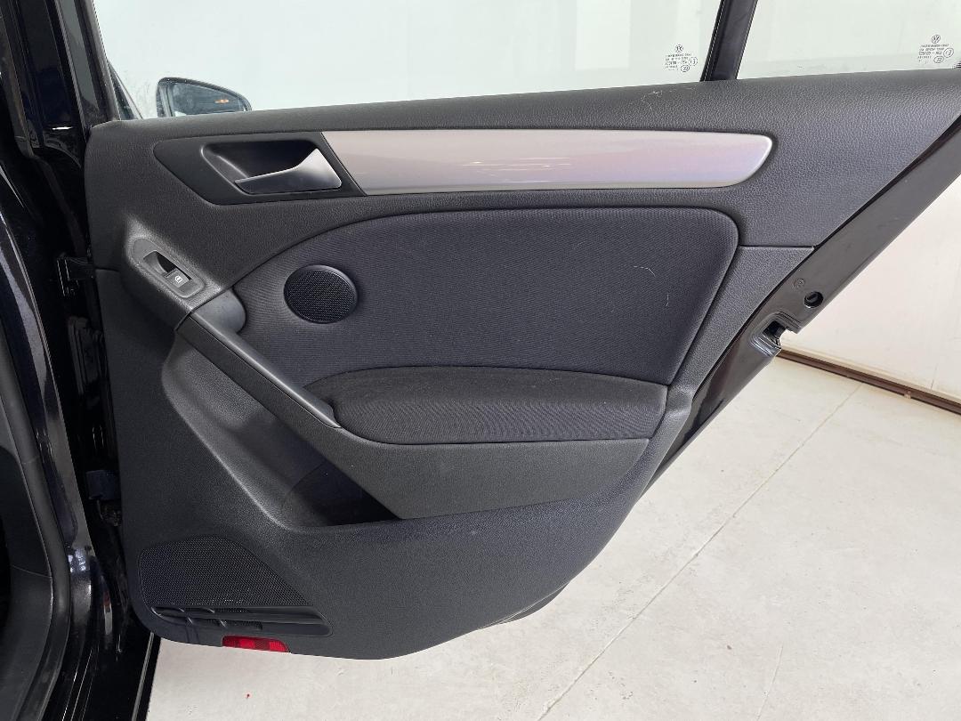 Photo '17' of Volkswagen Golf TSI