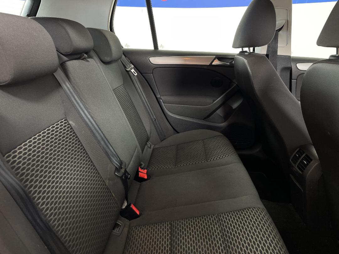 Photo '18' of Volkswagen Golf TSI