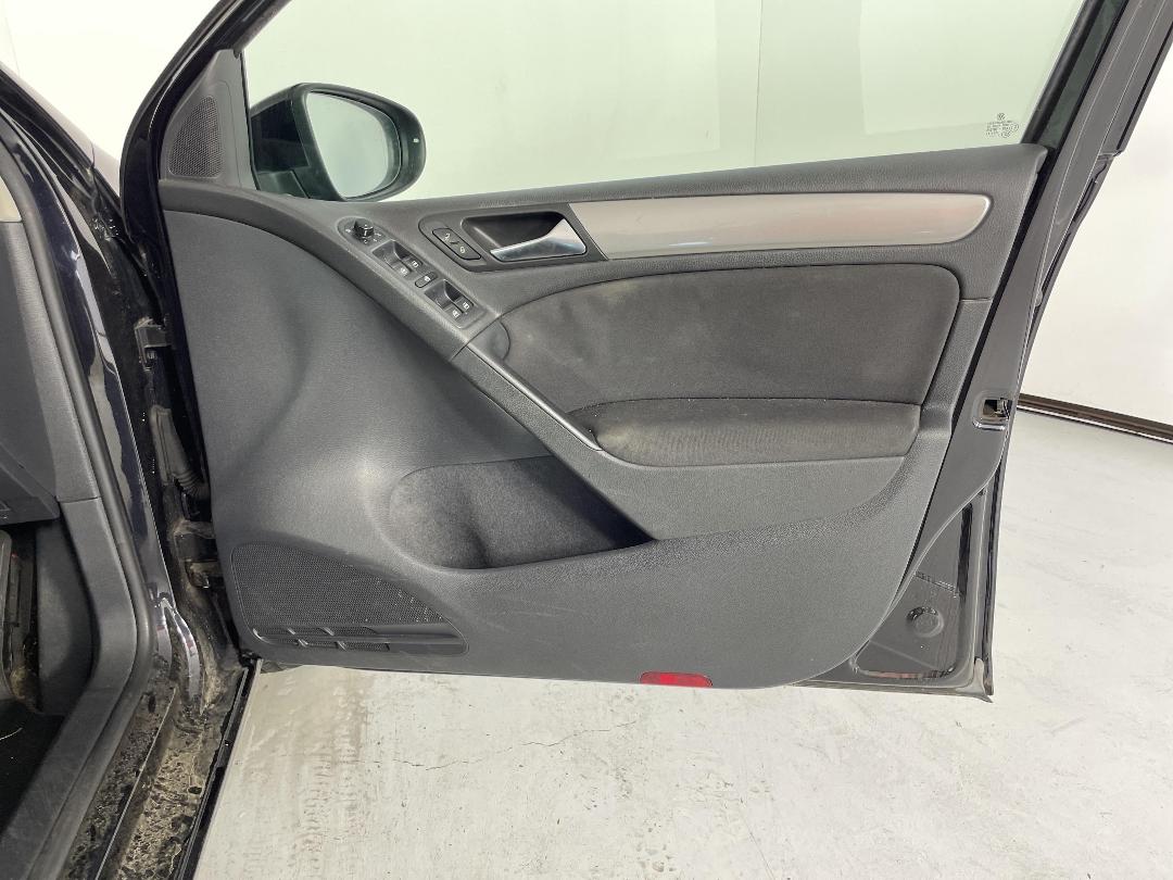 Photo '13' of Volkswagen Golf VI 77KW TSI