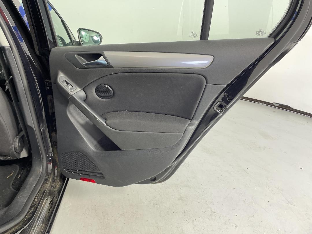 Photo '17' of Volkswagen Golf VI 77KW TSI