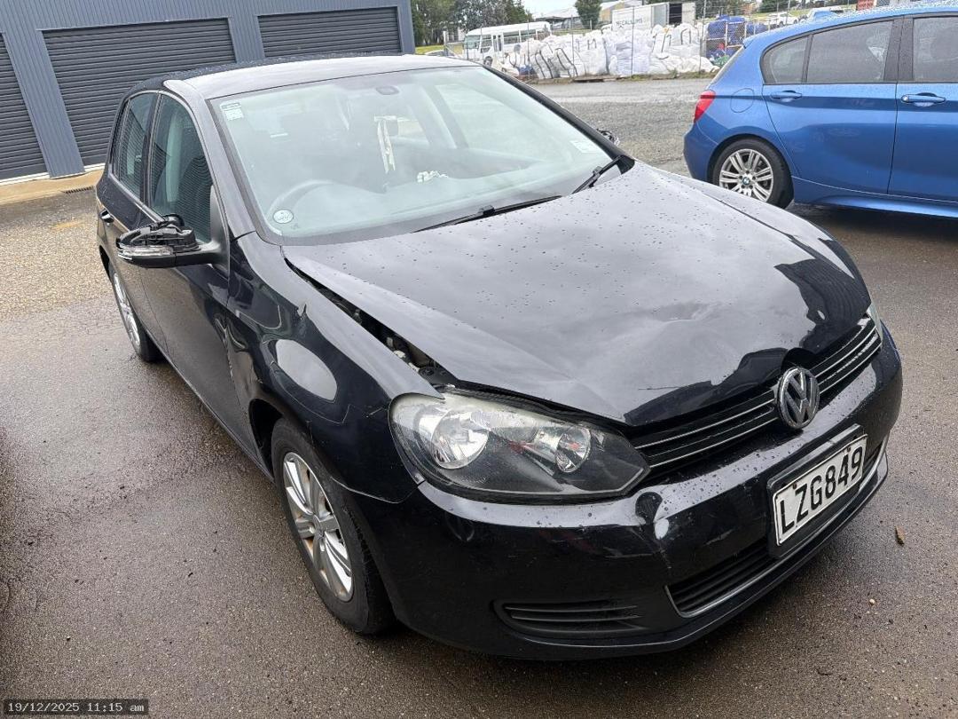 Photo '2' of Volkswagen Golf TSI Bluemotion