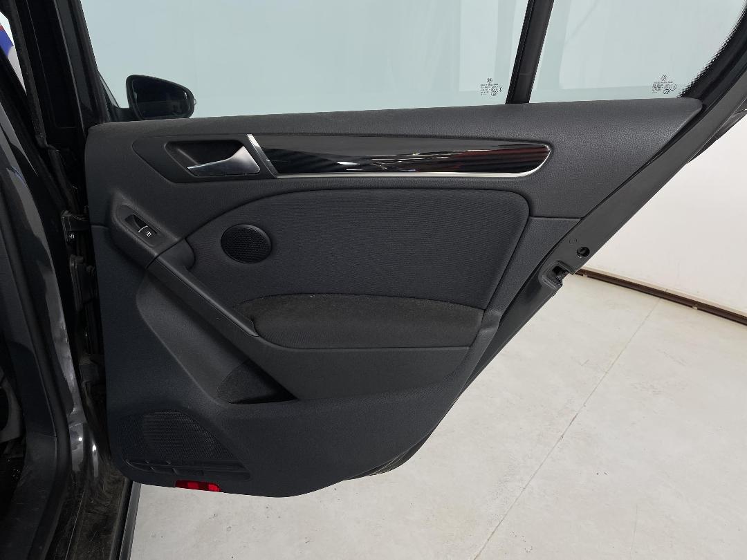 Photo '19' of Volkswagen Golf