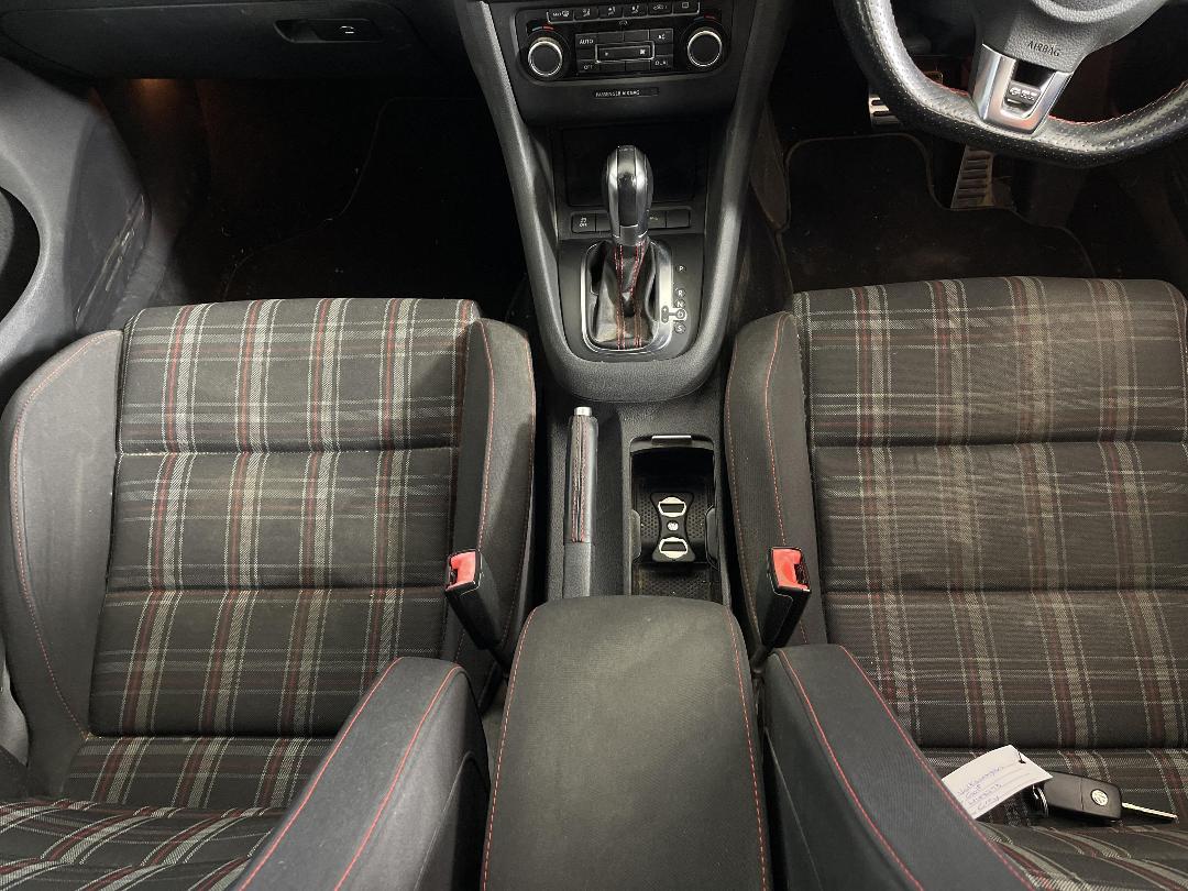 Photo '18' of Volkswagen Golf