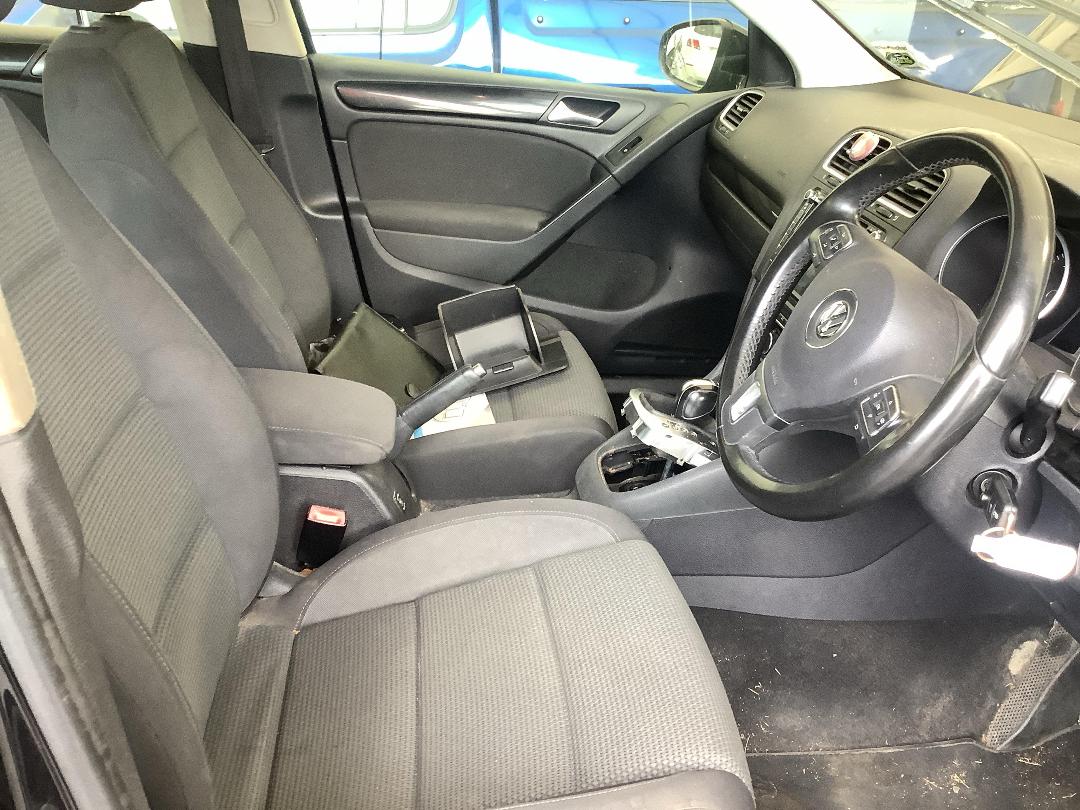 Photo '13' of Volkswagen Golf TSI 90KW