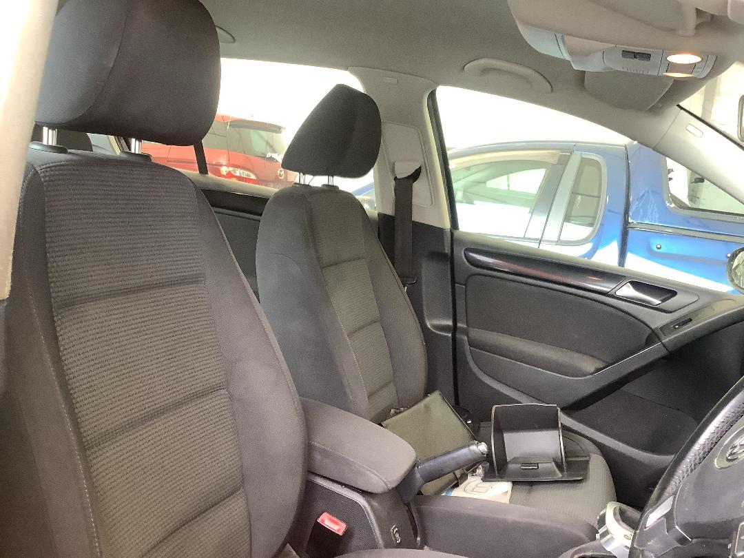 Photo '14' of Volkswagen Golf TSI 90KW