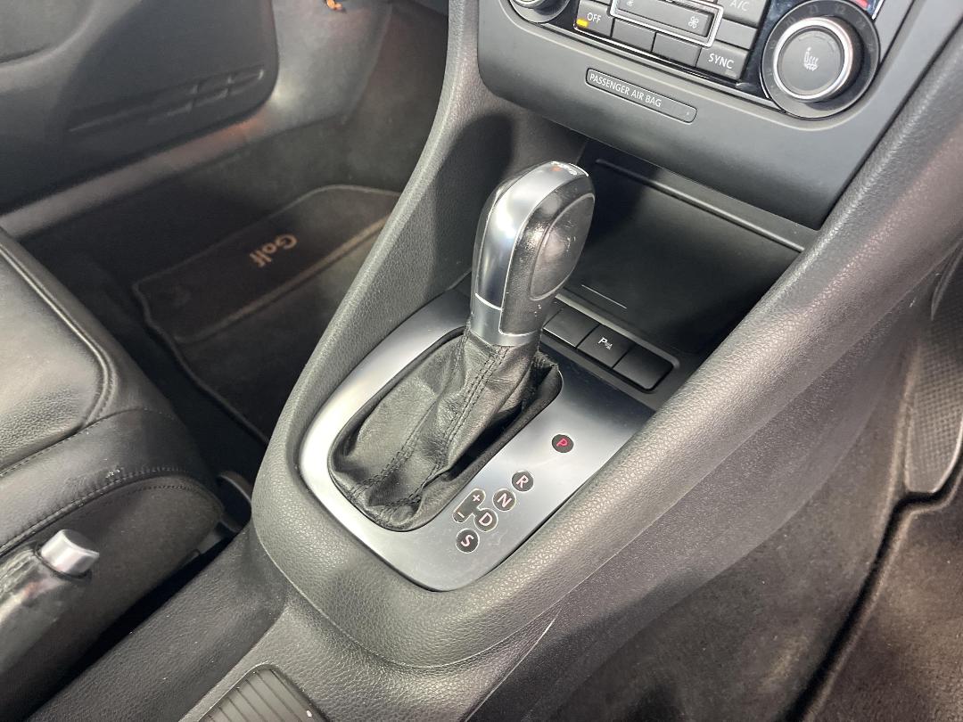 Photo '18' of Volkswagen Golf