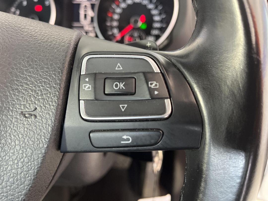 Photo '28' of Volkswagen Golf