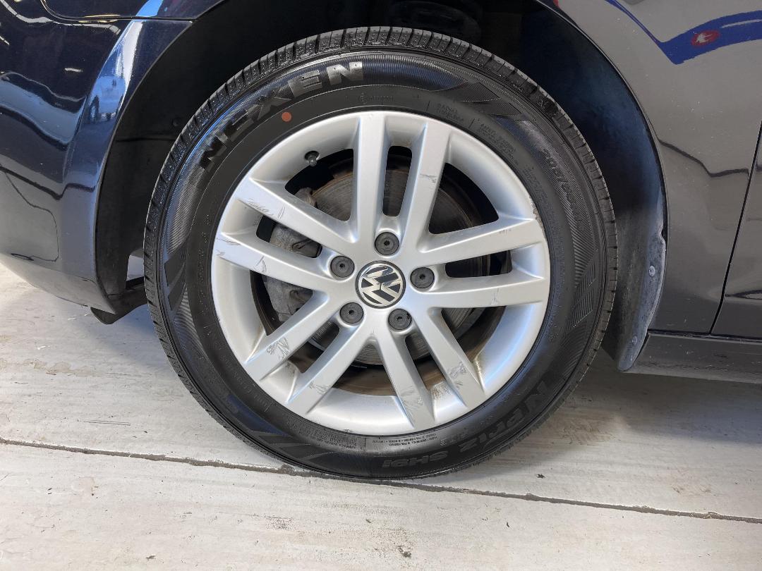 Photo '10' of Volkswagen Golf