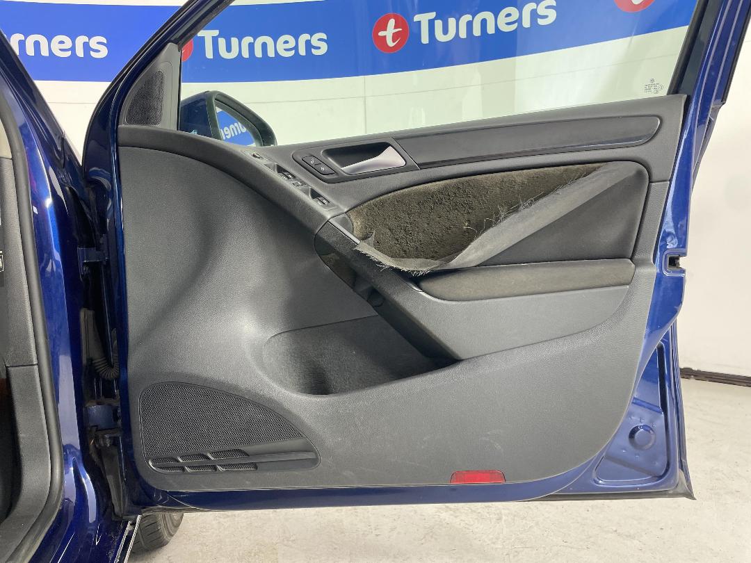 Photo '13' of Volkswagen Golf