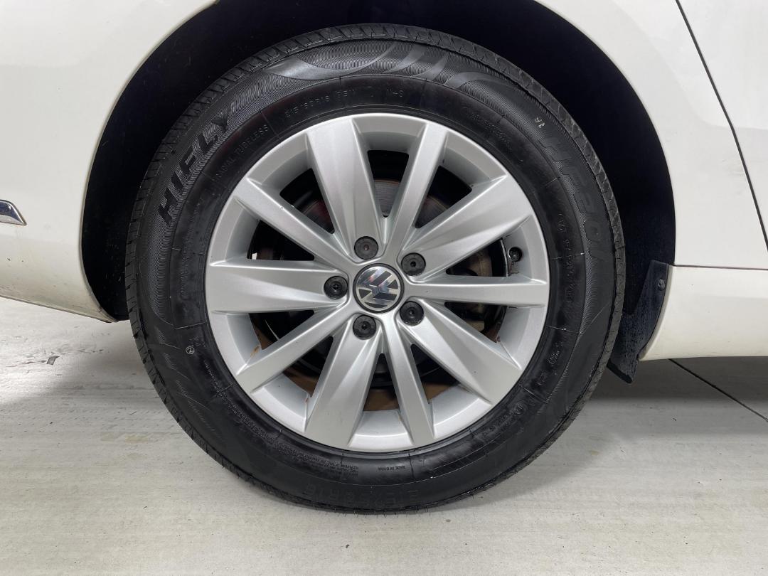 Photo '12' of Volkswagen Passat