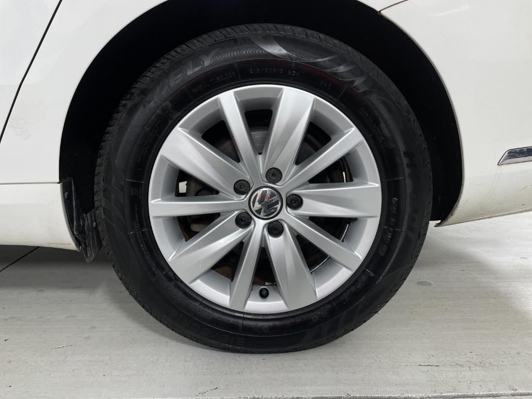 Photo '11' of Volkswagen Passat