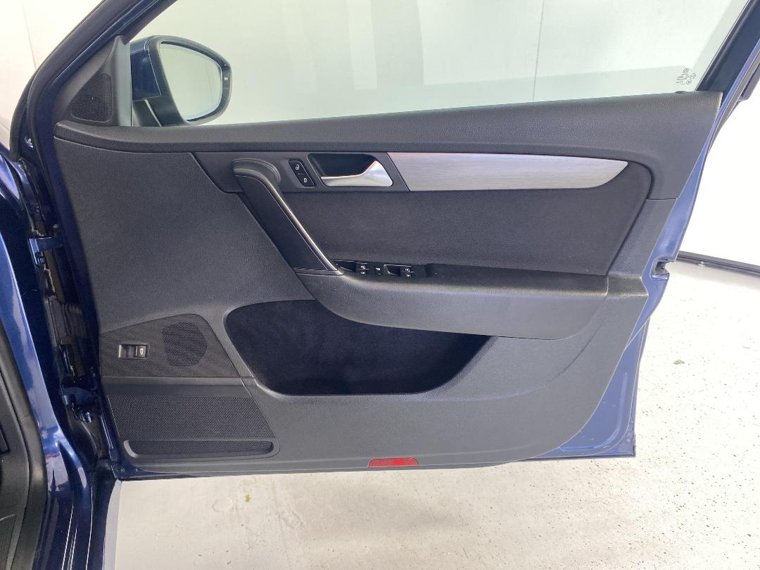 Photo '15' of Volkswagen Passat Photo '15' of Volkswagen Passat