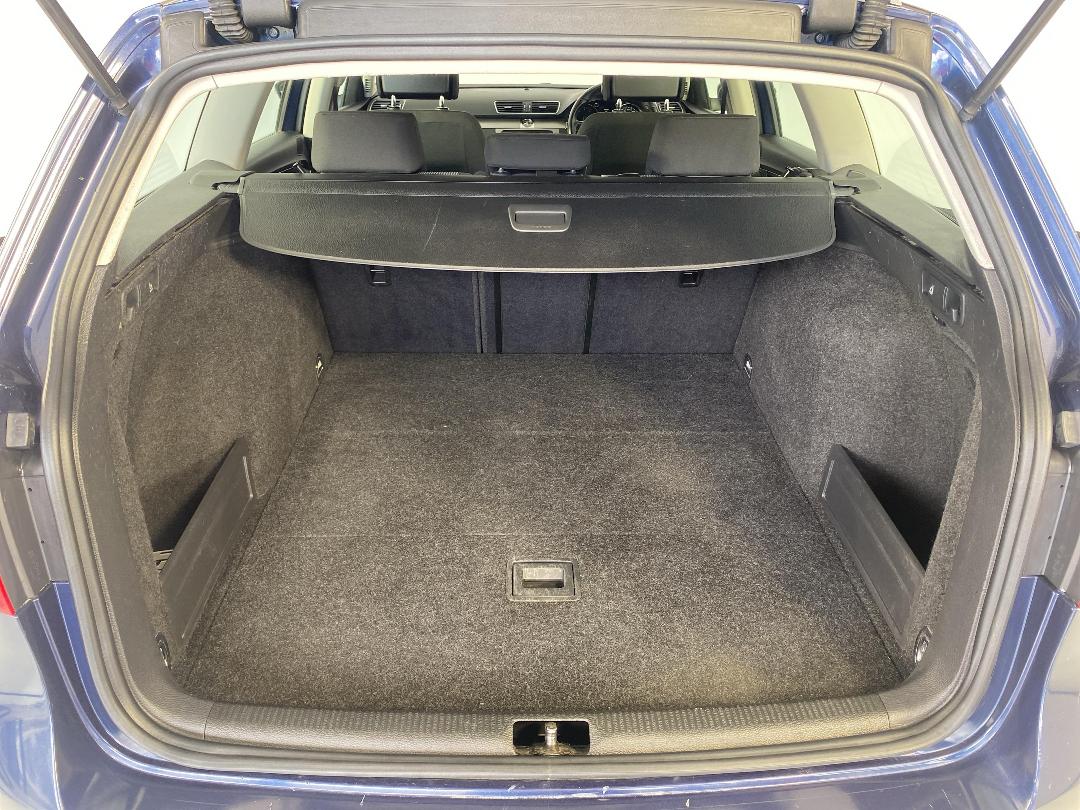 Photo '14' of Volkswagen Passat Photo '14' of Volkswagen Passat