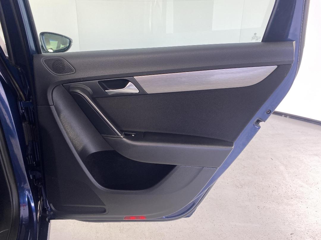 Photo '19' of Volkswagen Passat Photo '19' of Volkswagen Passat