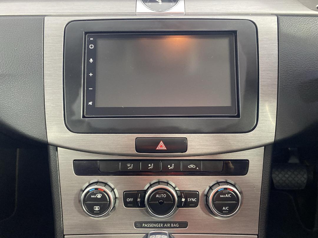 Photo '18' of Volkswagen Passat Photo '18' of Volkswagen Passat