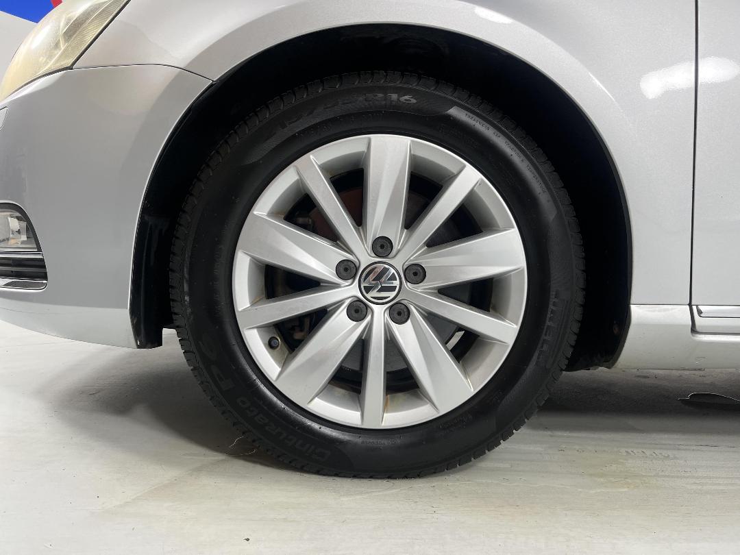 Photo '10' of Volkswagen Passat Photo '10' of Volkswagen Passat