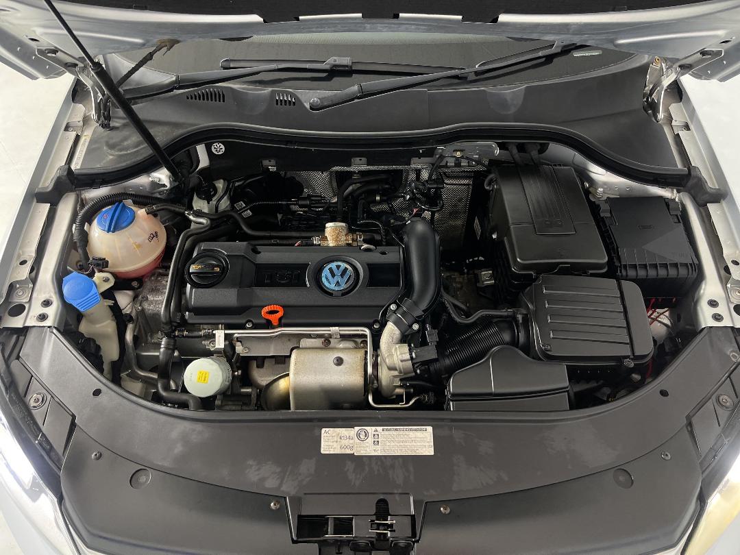 Photo '13' of Volkswagen Passat Photo '13' of Volkswagen Passat