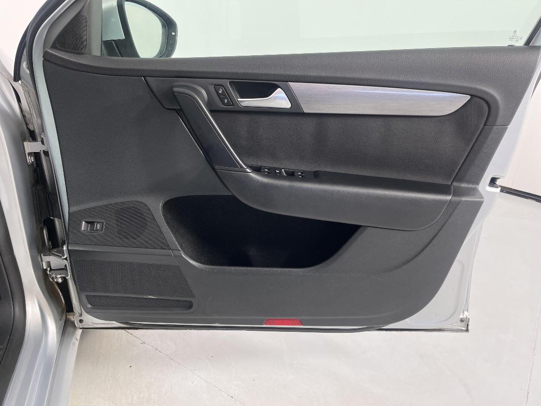 Photo '15' of Volkswagen Passat Photo '15' of Volkswagen Passat