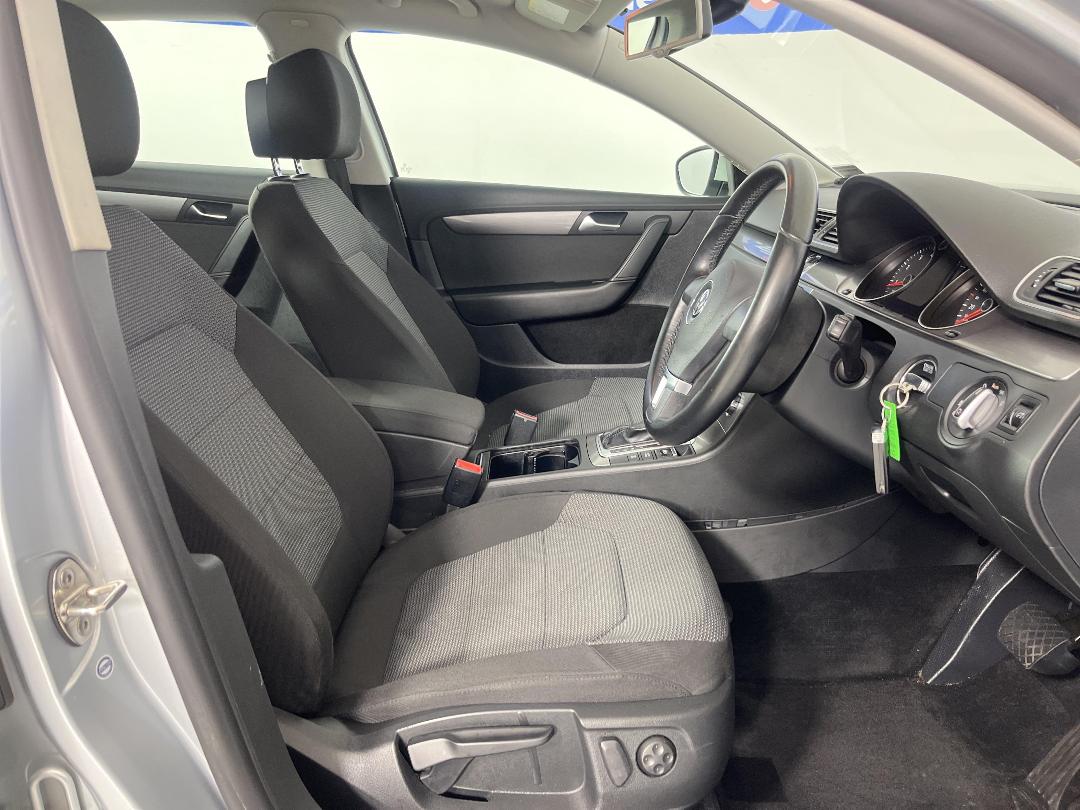 Photo '16' of Volkswagen Passat Photo '16' of Volkswagen Passat