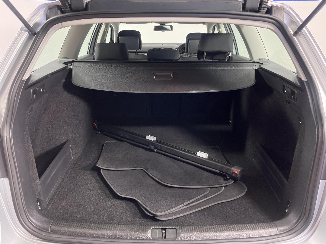 Photo '14' of Volkswagen Passat Photo '14' of Volkswagen Passat