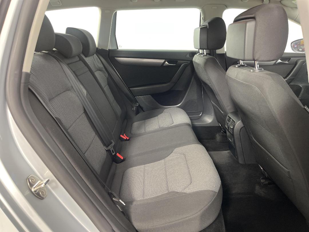 Photo '20' of Volkswagen Passat Photo '20' of Volkswagen Passat