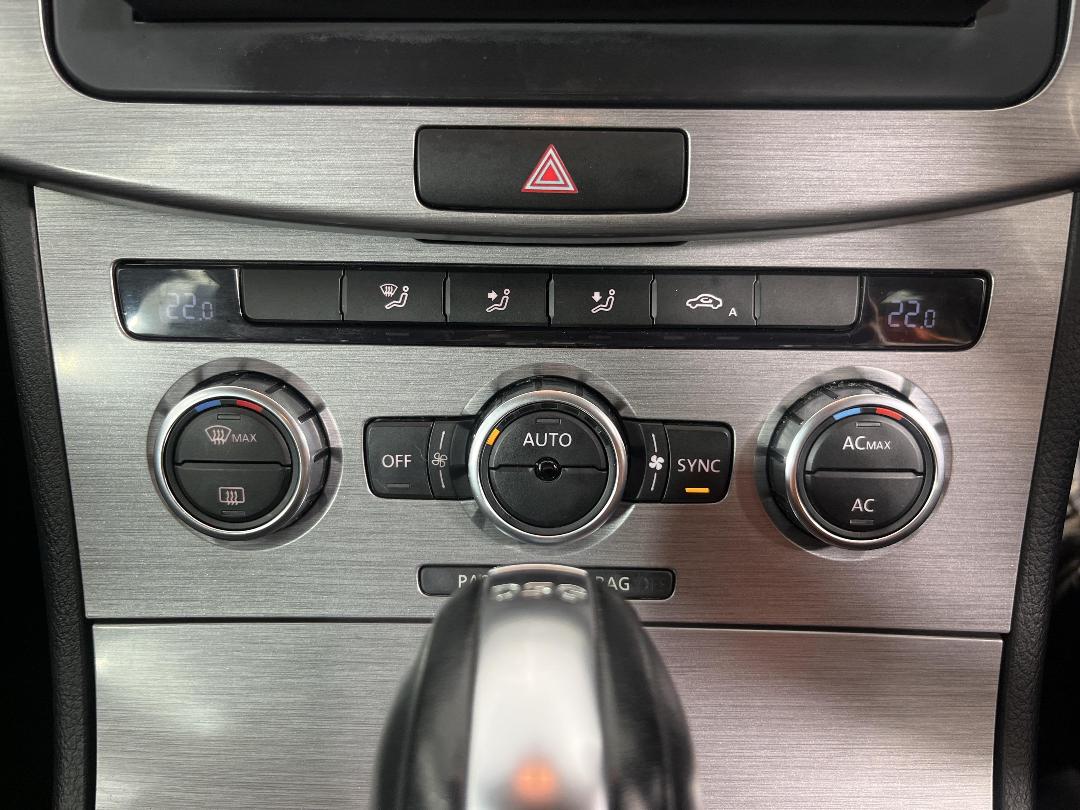 Photo '25' of Volkswagen Passat Photo '25' of Volkswagen Passat