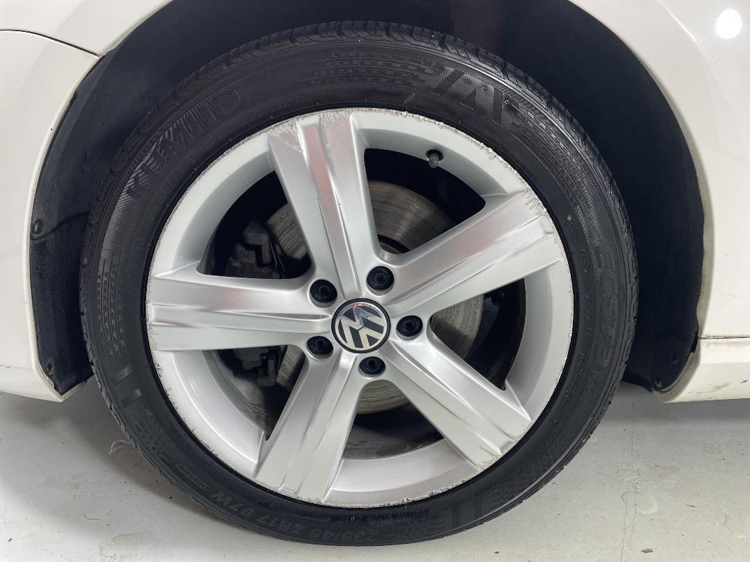 Photo '10' of Volkswagen Passat Photo '10' of Volkswagen Passat