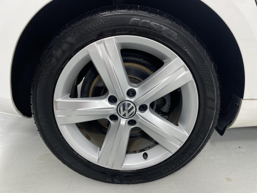 Photo '12' of Volkswagen Passat Photo '12' of Volkswagen Passat