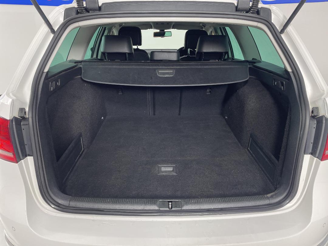 Photo '14' of Volkswagen Passat Photo '14' of Volkswagen Passat