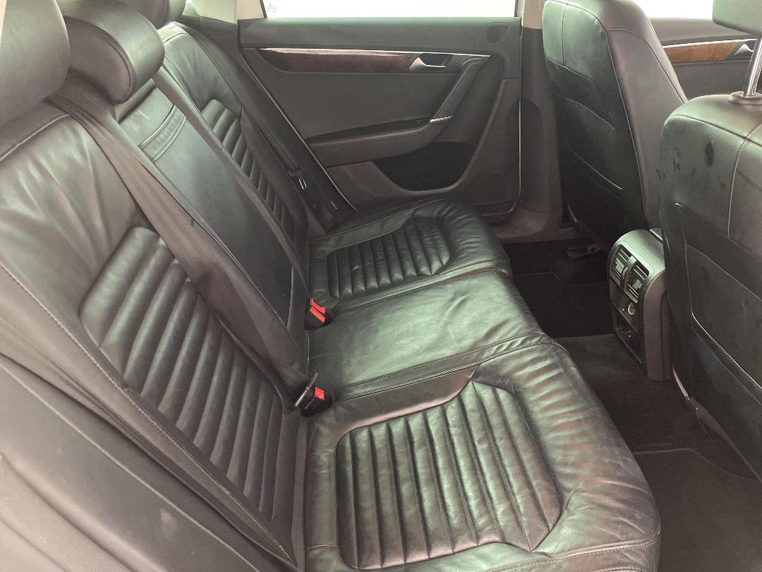 Photo '20' of Volkswagen Passat Photo '20' of Volkswagen Passat