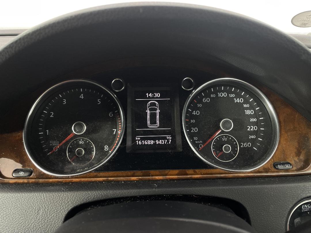 Photo '21' of Volkswagen Passat Photo '21' of Volkswagen Passat