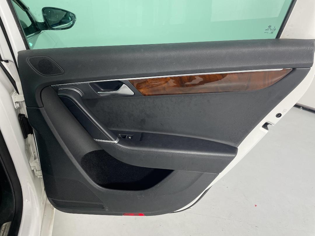 Photo '19' of Volkswagen Passat Photo '19' of Volkswagen Passat