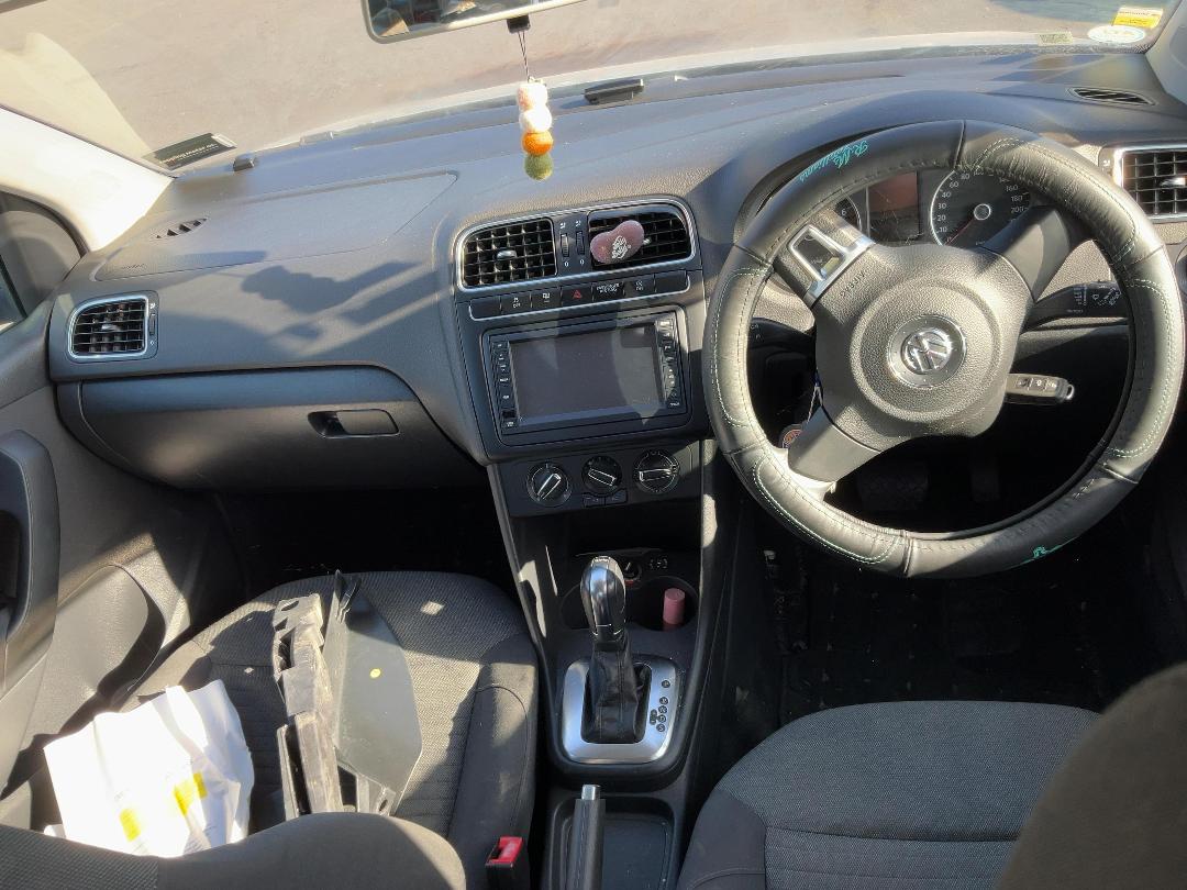 Photo '10' of Volkswagen Polo Photo '10' of Volkswagen Polo