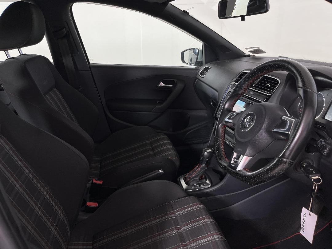 Photo '16' of Volkswagen Polo Photo '16' of Volkswagen Polo