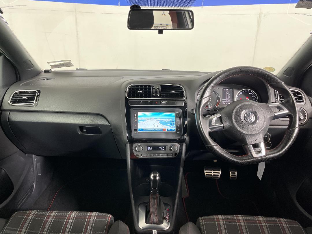 Photo '17' of Volkswagen Polo Photo '17' of Volkswagen Polo