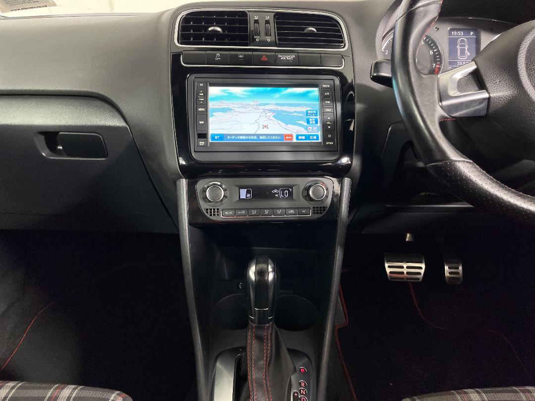 Photo '18' of Volkswagen Polo Photo '18' of Volkswagen Polo